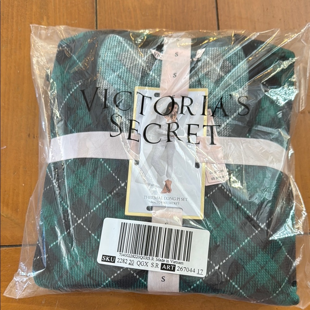 Victoria's Secret Green Plaid Thermal Long PJ Set
